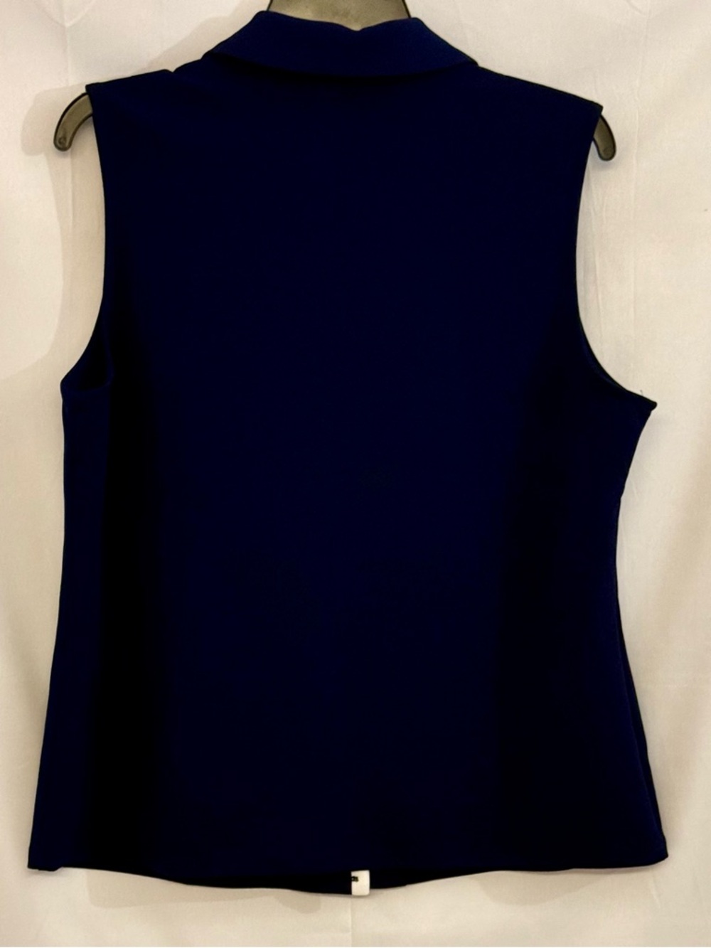 Anne Klein Navy Sleeveless Blazer Top with White Trim and Gold Buttons - Picture 2 of 3